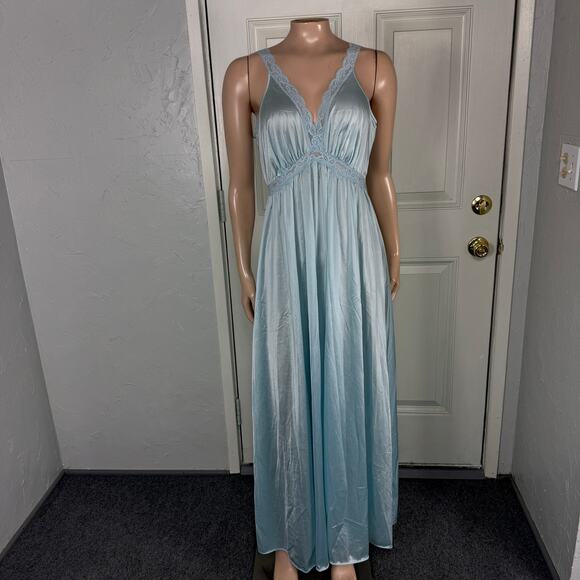 Vintage Olga Nightgown Large 9633 Nylon Lace Long Plunge Gown secret hug S10 - Picture 1 of 8